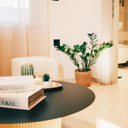 Msbeach Luxury Homes - Maria Apartment